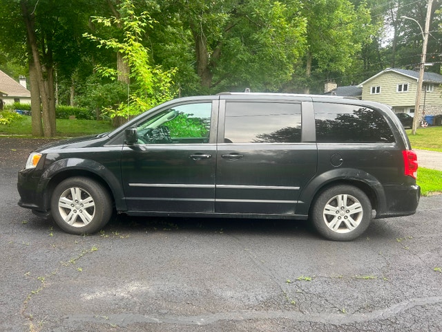 For Sale: 2015 Dodge Crew Caravan — photo 3