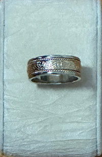 14k Solid gold ring (10 grams)