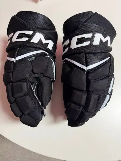 Hockey Gloves - CCM FT8, View more