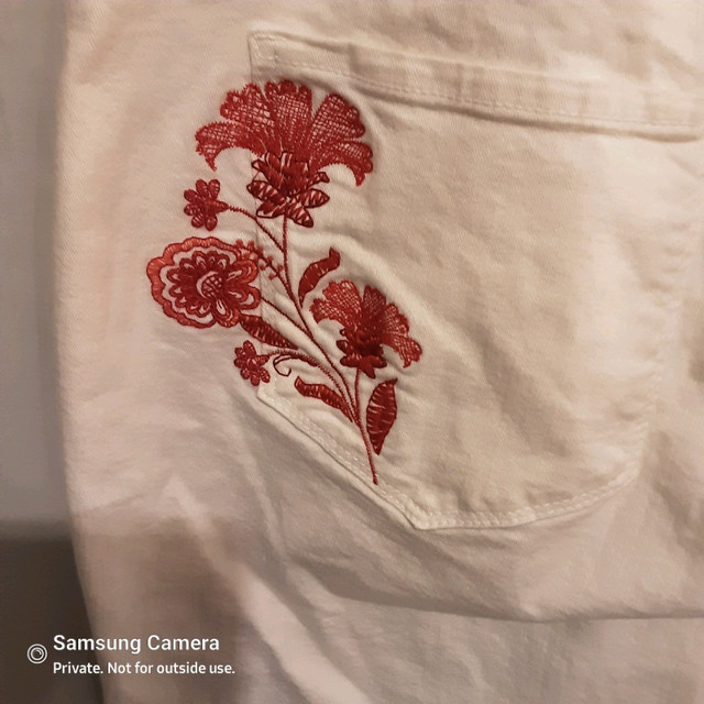 Women's Style & Co white cotton pants w/red embroidered flowers in Women's - Bottoms in Calgary - Image 3