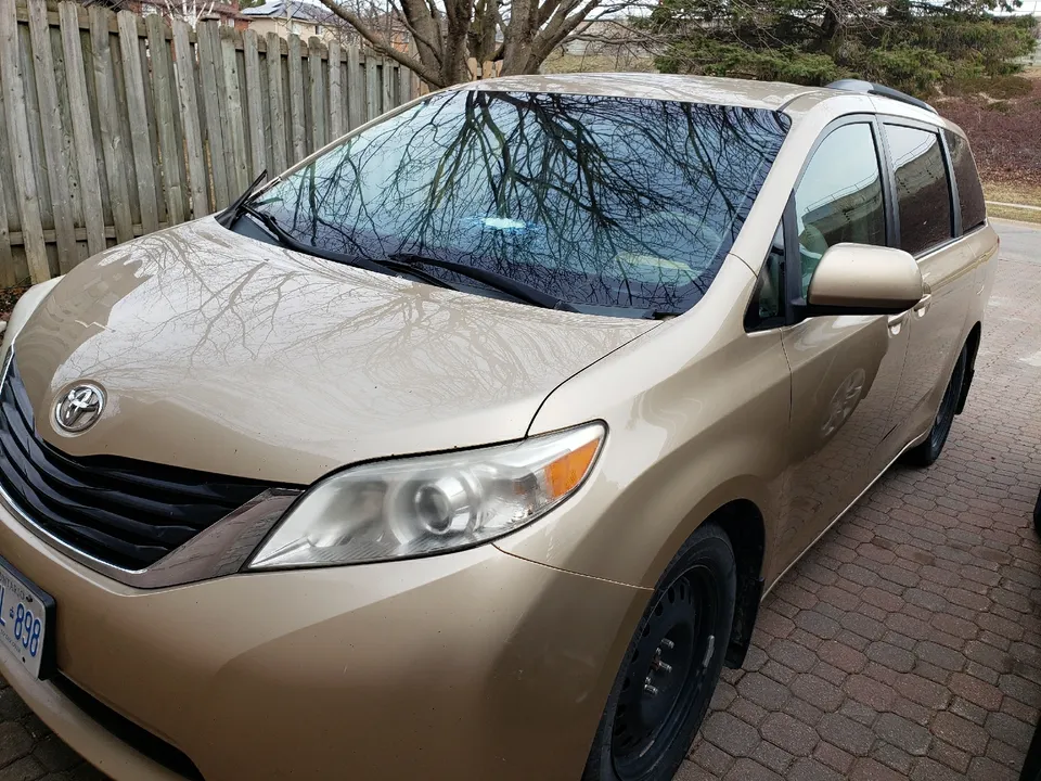 2011 Toyota sienna for sale(sold as-is)