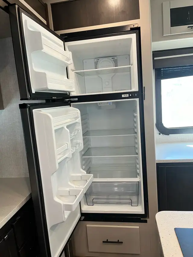 2021 32 ft Cruiser Fifth Wheel in RVs & Motorhomes in Regina - Image 10