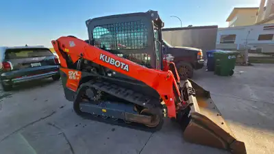 **Private sale. No tax. Open to offers** Selling a 2020 Kubota SVL65-2 Compact Track Loader. High fl...