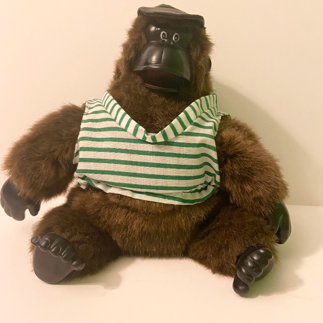 Vintage 90s Magogo Macarena Gorilla Monkey Plush Ape Animated in Toys & Games in City of Toronto