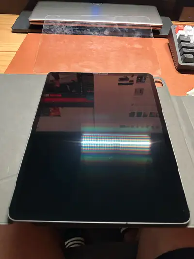 Used Ipad 12.9” 256GB. No issues, no screen scratches(always w/ screen protector), super tiny scratc...