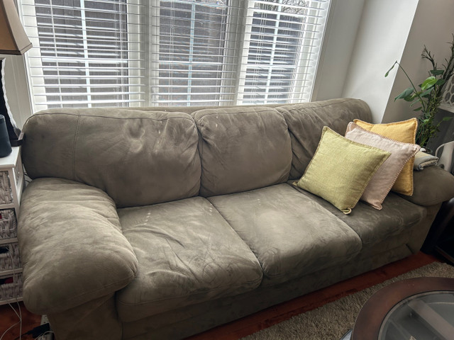 Couch for Sale in Couches & Futons in City of Toronto - Image 2