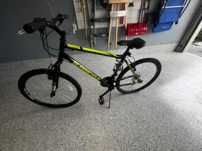 Selling a Supercycle Supreme ICON mountain bike in good condition. Great for trail riding, commuting...