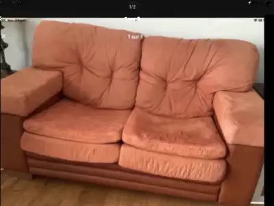 causeuse simili Suède et cuir longueur 60 pouces 85$, View more