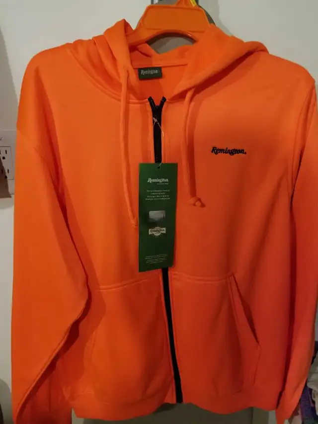 Remington sweater in Men's in Mississauga / Peel Region - Image 2