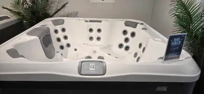 Bullfrog X7 Choice hot tub, View more