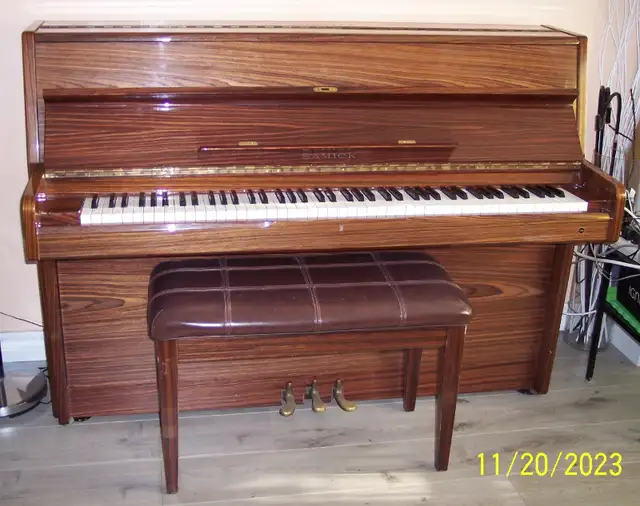 Upright SAMICK Piano for Sale $1,500 in Pianos & Keyboards in Mississauga / Peel Region - Image 3