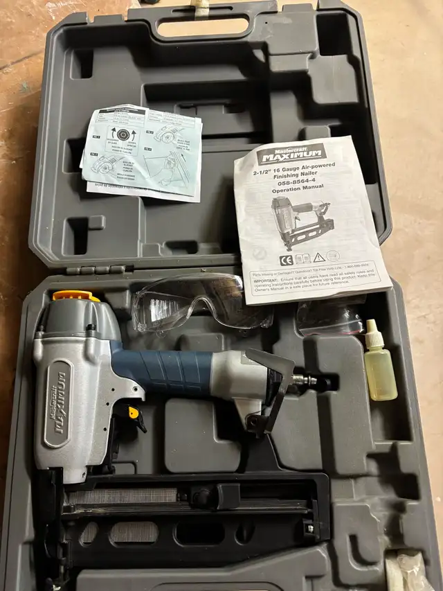 16 gauge nailer in Power Tools in Hamilton - Image 2
