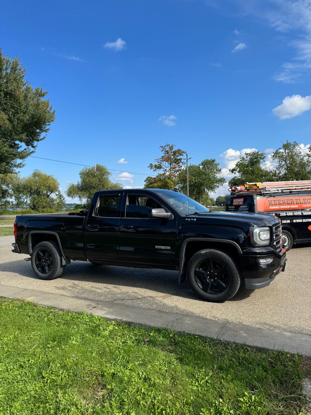 GMC Sierra 2017 in Cars & Trucks in St. Catharines - Image 3