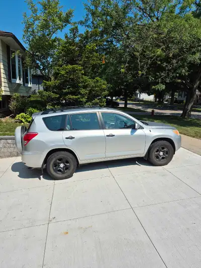 V6 engine 4wd Winter tires as shown AC blows cold HVAC selector needs repair Rear hitch Runs Drives...