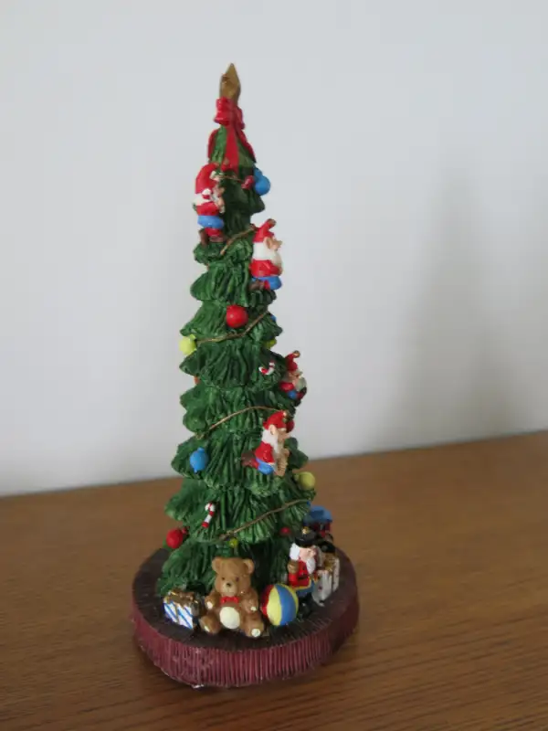 Christmas decoration - Christmas Tree with music + lights, 10" in Holiday, Event & Seasonal in Calgary - Image 3