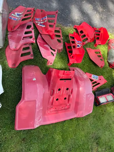 Honda and Yamaha 3 wheeler parts 1 st and 2 nd gen 250r parts first and second GEN 200 X parts Custo...