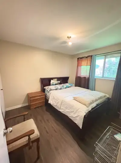 4 Beds 1 Bath House in Scarborough