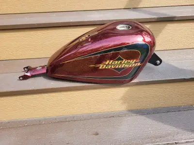 Moto Harley Sportster Seventy-two Très propre, bonne condition,beaucoup de chrome et bien entretenue...