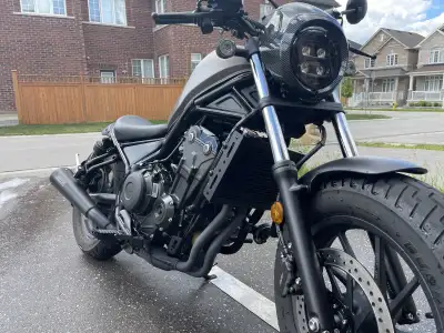 Beautiful 2020 Honda Rebel 500 ABS in matte silver/black with tasteful upgrades and only 7,000 km. O...