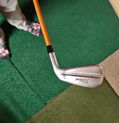 Titleist U505 4 Iron with Graphite Design Tour AD Di-85, View more