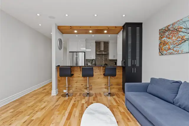 Fully Furnished 1-Bedroom Apartment | 2 Min to Crémazie Metro