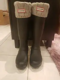 Hunter Rain Boots (size 7)