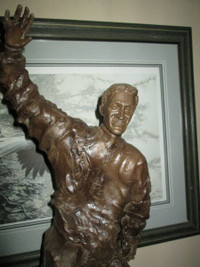 Wayne Gretzky bronze sculpture - 30" tall