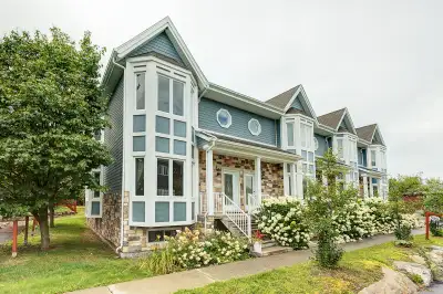 Maison à Bromont, disponible août 2025