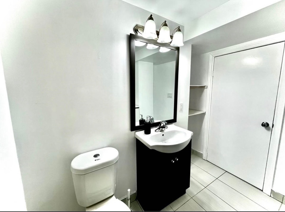 Nice one bedroom basement unit in Etobicoke 2