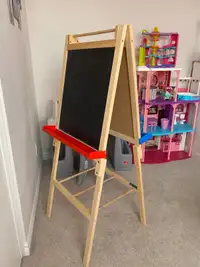 Kid's Easel with Whiteboard and Chalkboard
