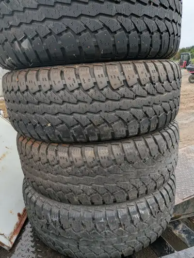 Pneus LT275/65R18