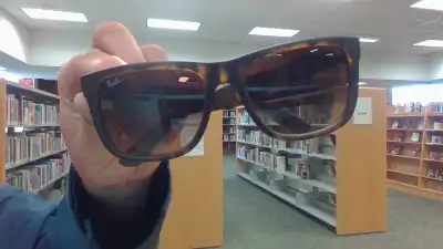 ray bans justin / brown / buying newer pair
