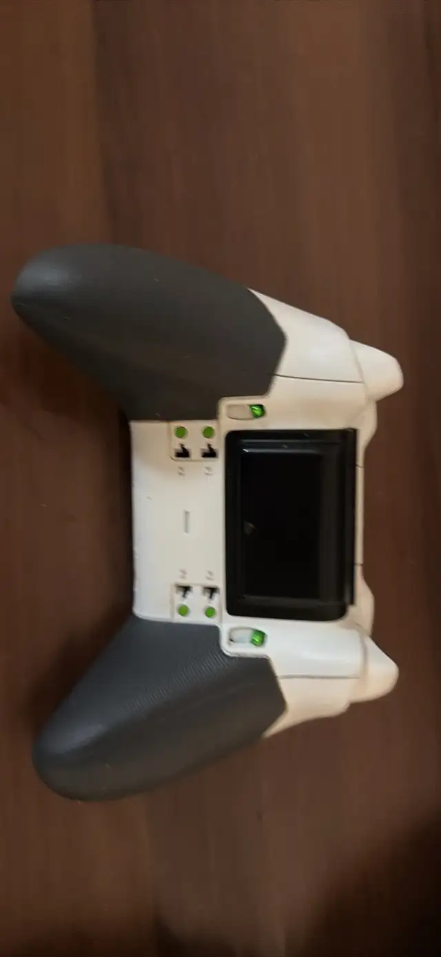 Xbox one controller with magnetic buttons in XBOX One in Laval / North Shore - Image 3