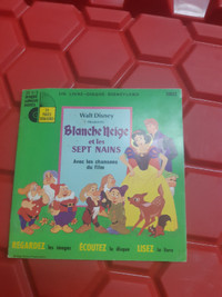 Blanche Neige et les sept nains - un livre - disque Disneyland