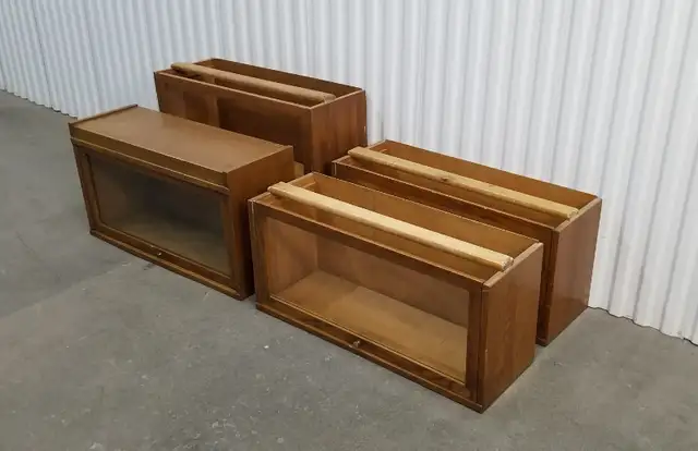 Barrister bookcase lt brown oak 4 tier 4 part Spiesz glass doors in Bookcases & Shelving Units in Ottawa - Image 10