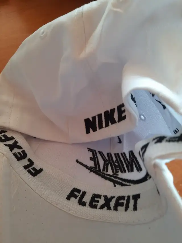 NEW YORK YANKEES BASEBALL CAP in Baseball & Softball in Muskoka - Image 5