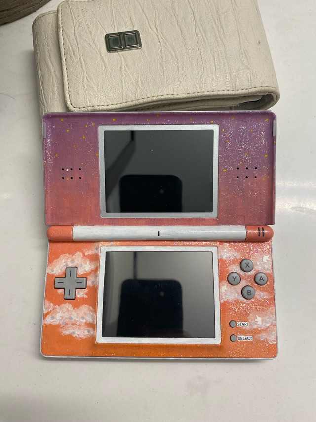 Nintendo DS Lite + Games in Nintendo DS in St. Catharines - Image 2