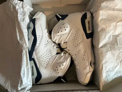 Jordan 6 Midnight Navy Size 9, View more