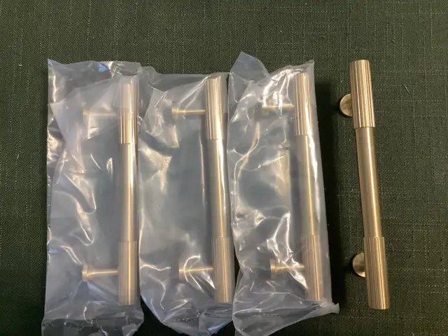 Cabinet pulls brass in Hardware, Nails & Screws in Peterborough - Image 2