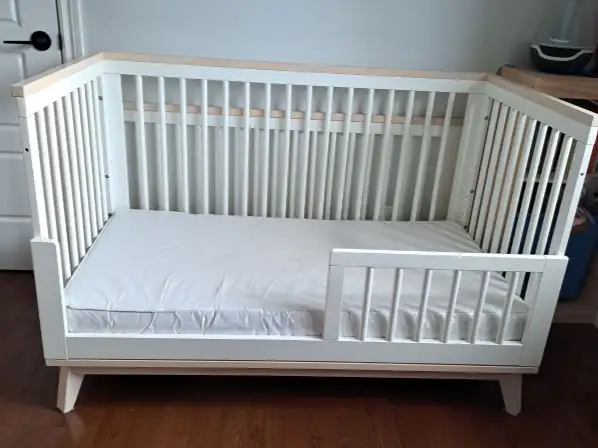 Babyletto Convertible Crib, Toddler Bed, Day Bed with Mattress in Cribs in Barrie - Image 5