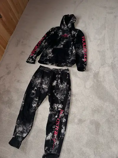 Hollister Sweatshirt/Sweatpant Set, View more