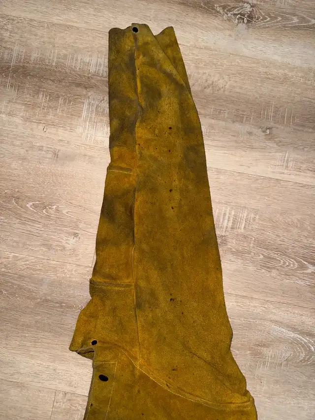 PowerWeld Leather Welding Jacket – Cropped Sleeve in Other in Edmonton - Image 3