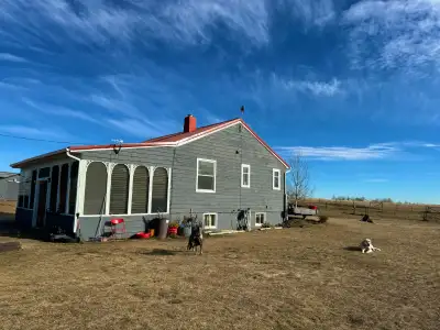 Shared Acreage For Rent Available: Nov 2. Location: 10 minutes north of Cochrane My friend and I sha...