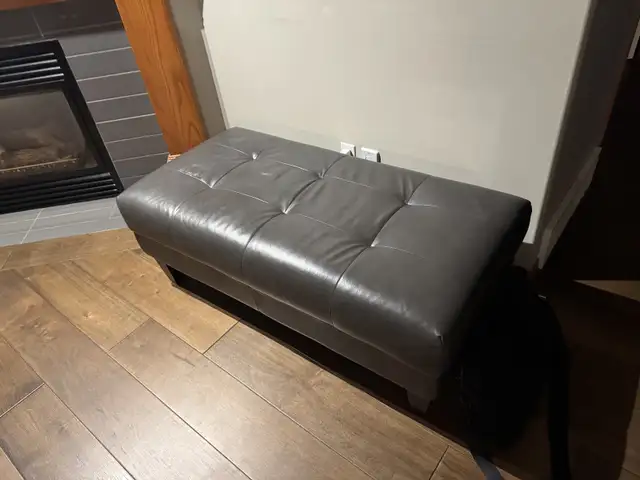 Leather Sofa Loveseat and Ottoman Grey in Couches & Futons in Calgary - Image 4