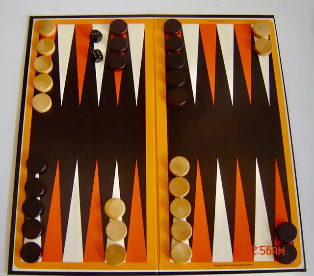 Vintage 1973 Backgammon Board Game - Waddingtons House of Games in Arts & Collectibles in City of Toronto - Image 3
