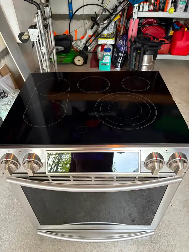 Samsung range stove in Stoves, Ovens & Ranges in Markham / York Region - Image 4