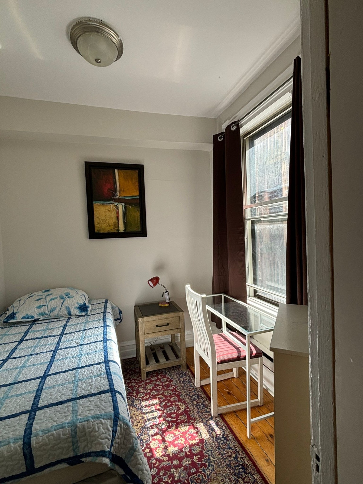 Cute Furnished Rooms in elite Plateau location | All-in Sept 1st — photo 3