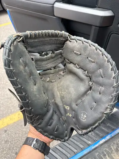 Mizuno First Base Glove, View more
