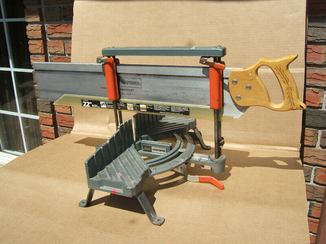 LIKE-NEW CRAFTSMAN MITER BOX W/MATCHING CRAFTSMAN KROMEDGE SAW in Hand Tools in Sault Ste. Marie - Image 4