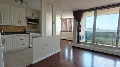 2-Bedroom w/ Balcony & Parking